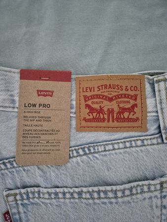 Levi's Jeans Low Pro Straight hellblau Grösse 29 neu