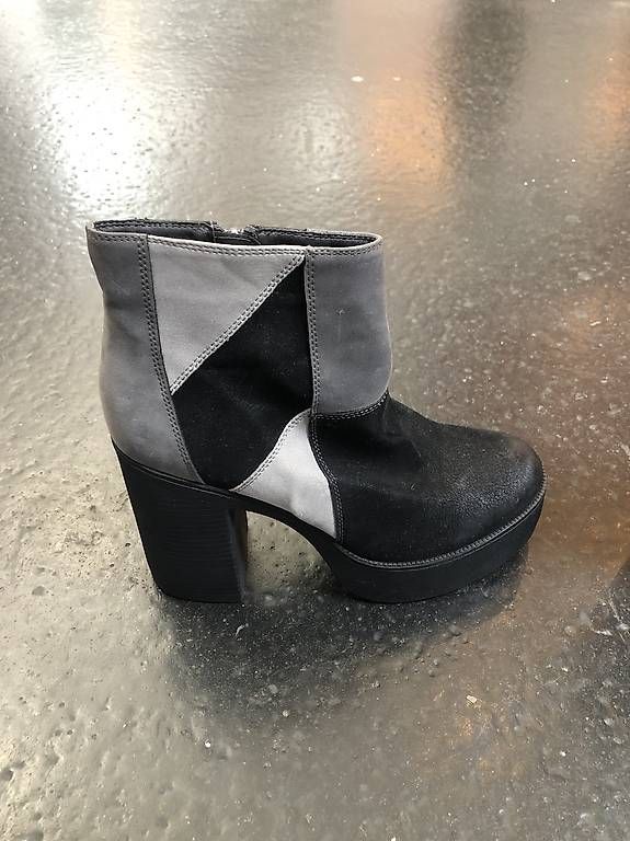 Scarpe da donna: Damenstiefel – Usato da Allschwil venduto da Funlady91 1