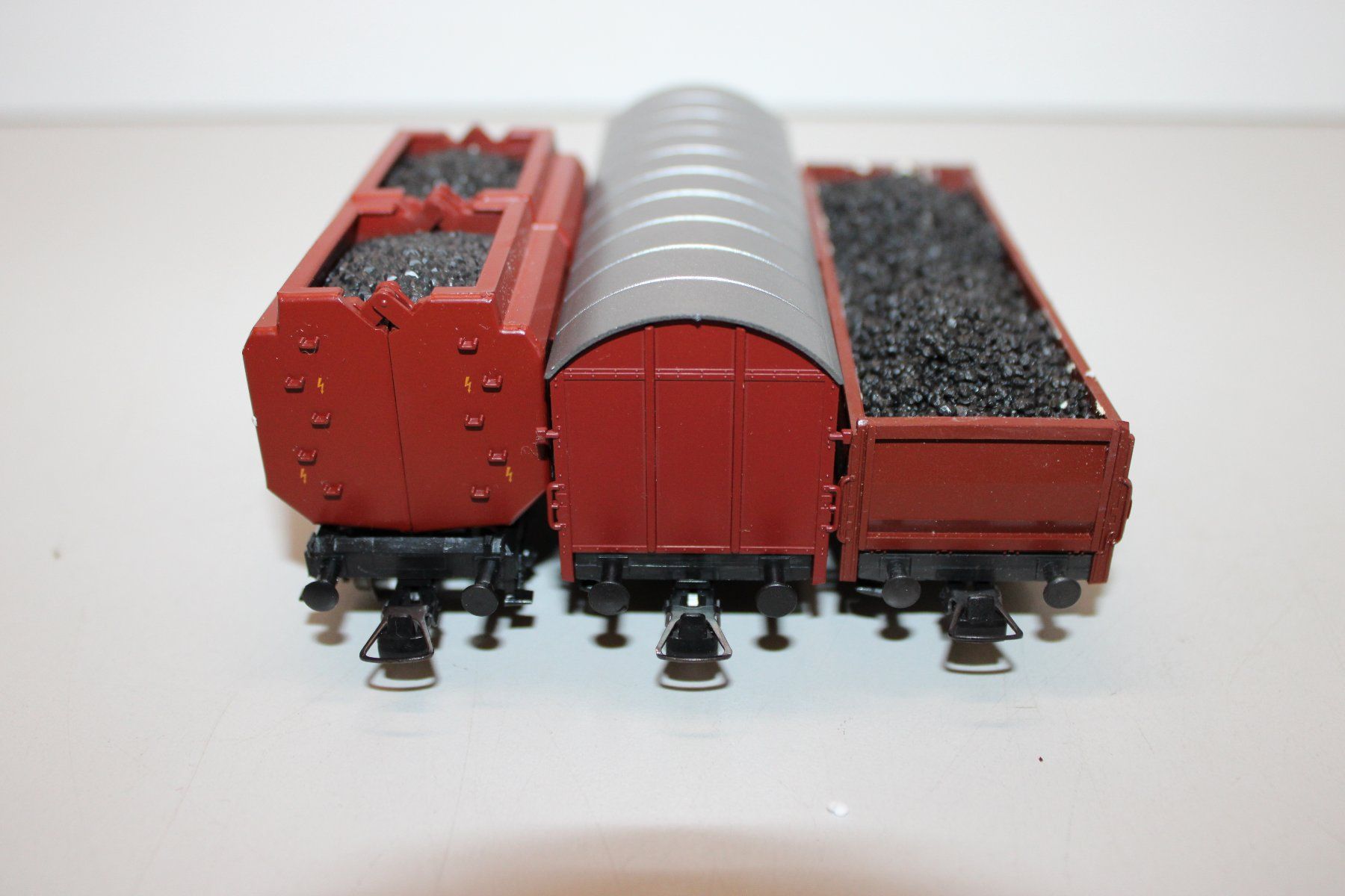 Roco Modellini di ferrovie: Roco 3 Teiliges Set Deutsche Bundesbahn DB Güterwagen AC H0 – Usato da Basel venduto da mhmarken 3