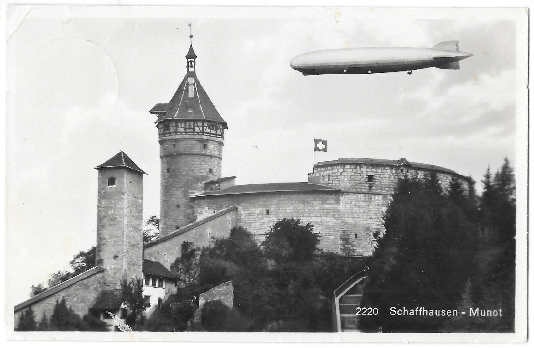 Cartoline postali: Schaffhausen Munot mit Graf Zeppelin – Usato da Olten venduto da clotaldi