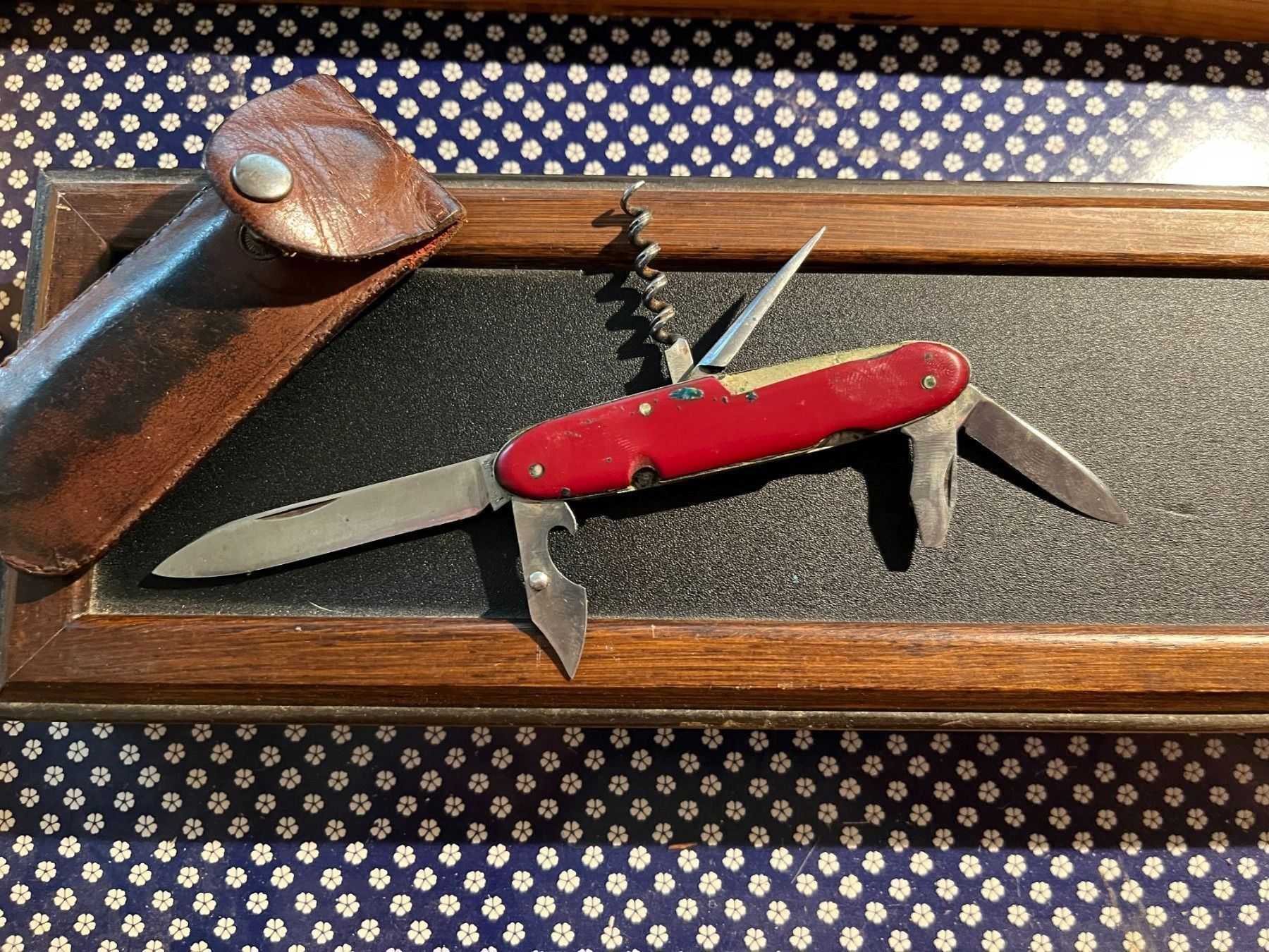 Coltelli tascabile: Antikes Sackmesser INOX mit Ledertäschli – Usato da Arch venduto da seil819 1