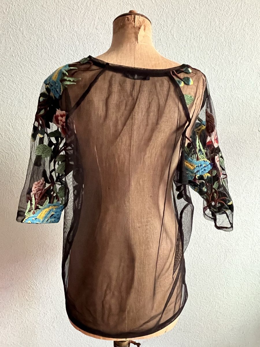 Top: Top en dentelle noire brodée fleurs taille M – Nuovo (secondo la descrizione) da Genève venduto da ct_fqr8 1
