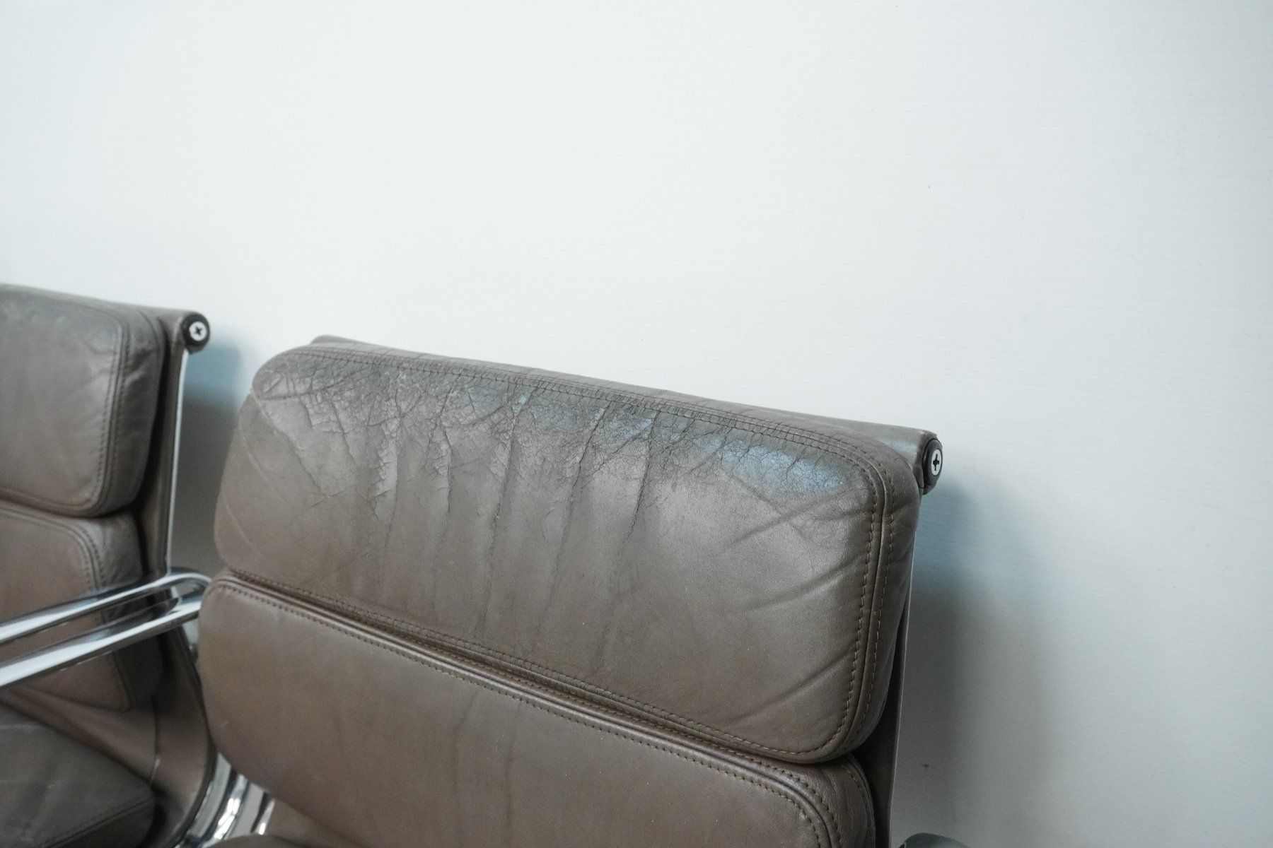 Vitra Stühle: Original Vitra Eames Soft Pad EA207 Leder beige Vintage – Gebraucht aus Bad Zurzach von QLASSIQ 5