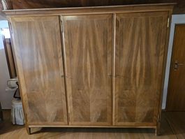 Biedermeier-Stil Schlafzimmer Schrank,Herrenkommode u.s.w.