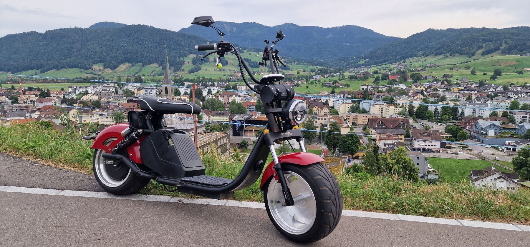 Voiturettes électriques: Suv 3.0 E-Roller – D'occasion à unterägeri par Cfmotor 1