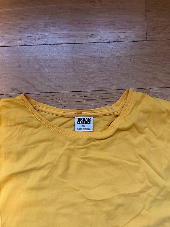 T-shirt: T-Shirt gelb – Usato da Muttenz venduto da anj_2qy5 1