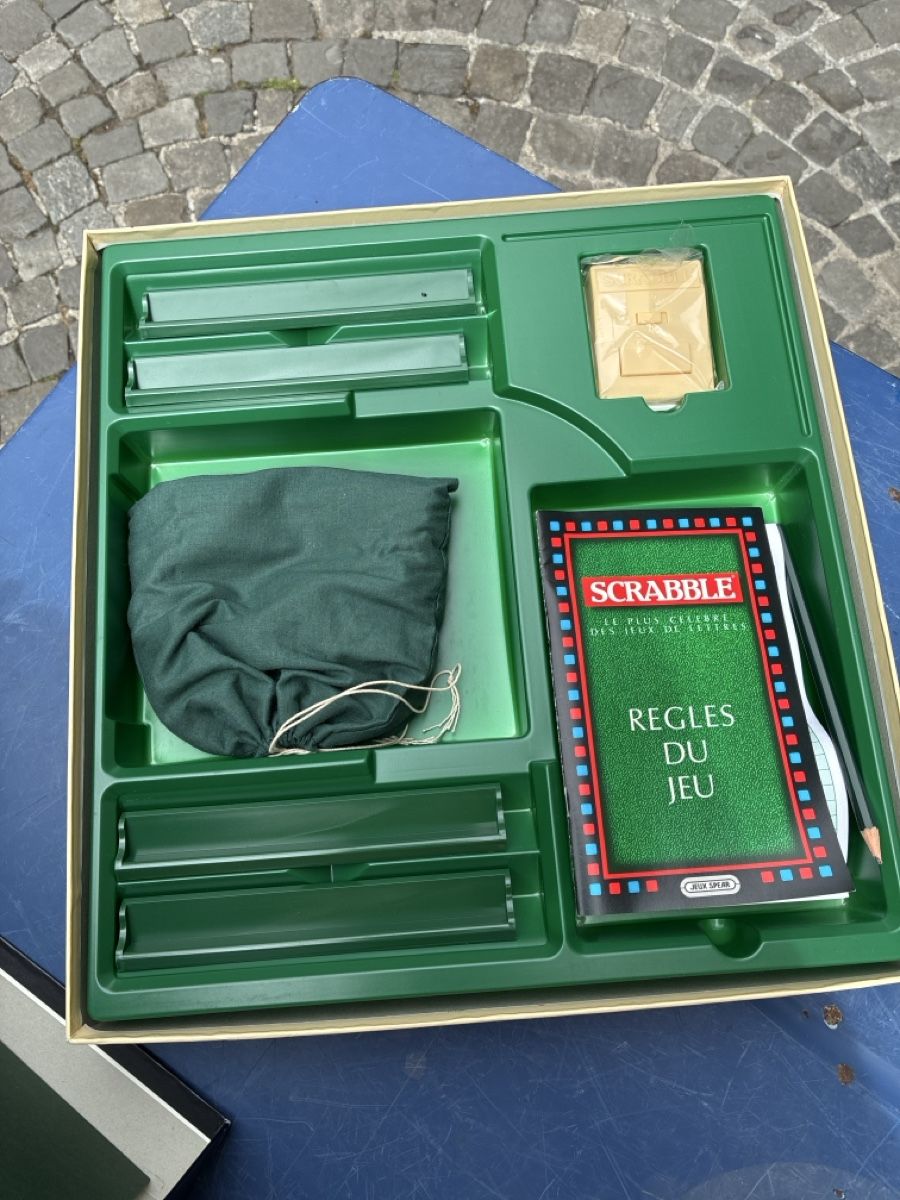 Giochi: Scrabble Luxe Édition avec minuteur électronique  – Nuovo (secondo la descrizione) da La Neuveville venduto da Canelle4