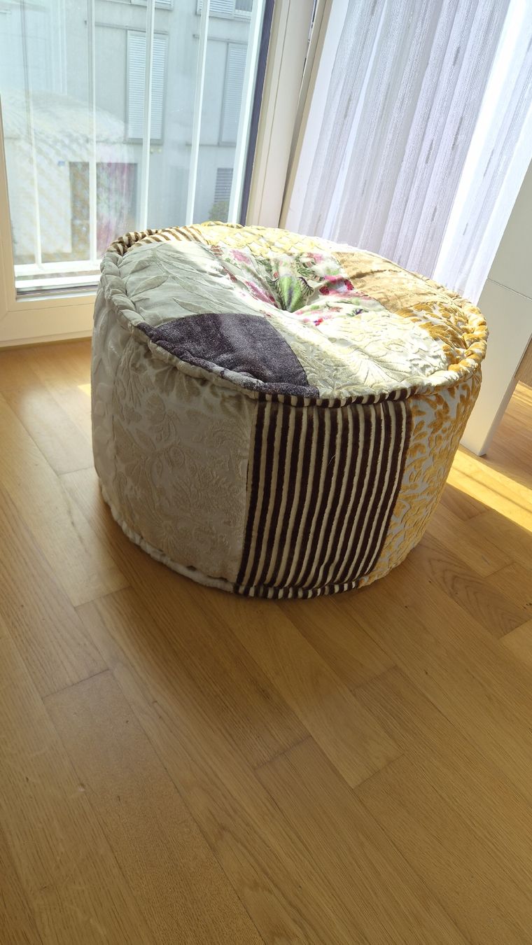 Sgabelli: Oreste Luchetta Sitzpouf Patchwork Design - guter Zustand – Usato da Glattbrugg venduto da comab 1
