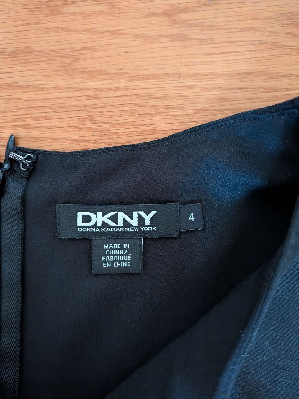 DKNY Kleider: DKNY Kleid Grösse 4 – Gebraucht aus Küssnacht am Rigi von schweizerrose 1