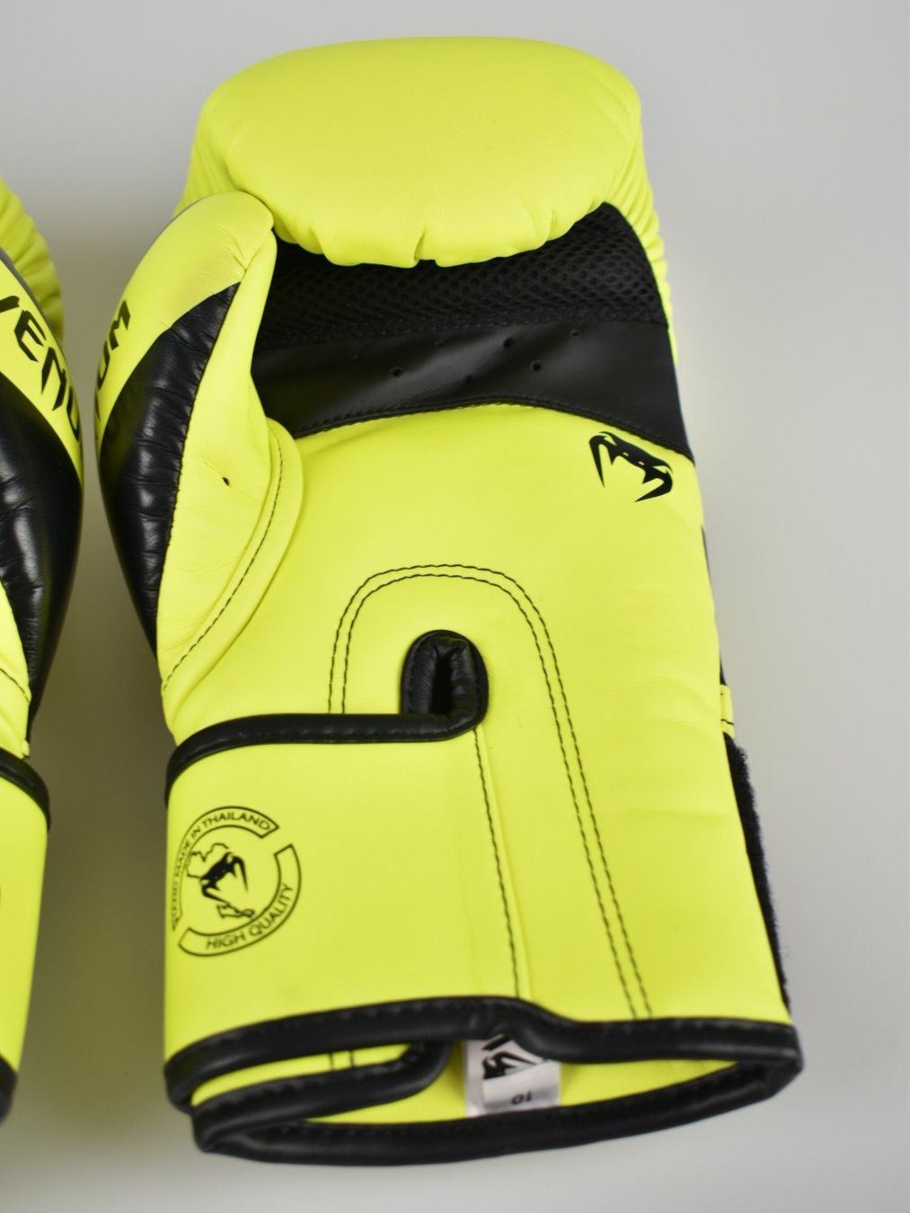 Guanti & manicotti: Venum Elite Boxhandschuhe Neongelb 10oz – Usato da Nürensdorf venduto da 2ND_STORY 8