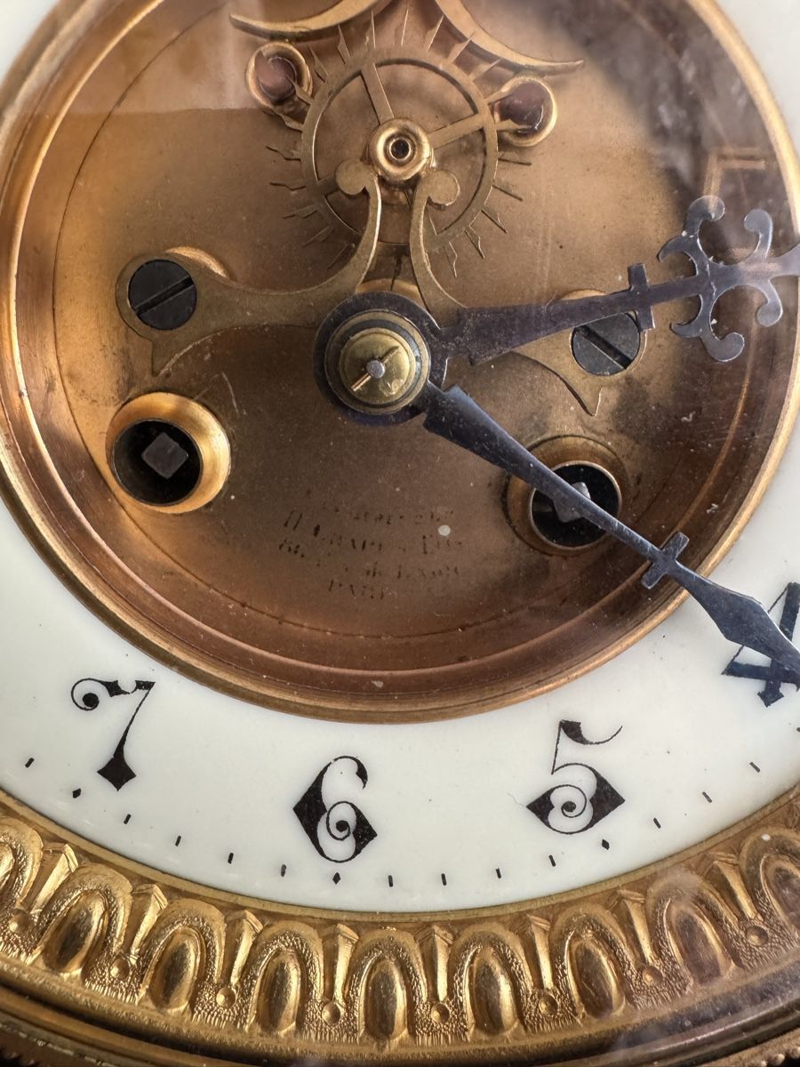 Orologi: Kaminuhr mit 2 Kerzenständern – Usato da Tübach venduto da Tijera 5