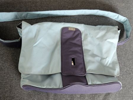 grosse Tasche (z.Bsp. als Wickeltasche geeignet)
