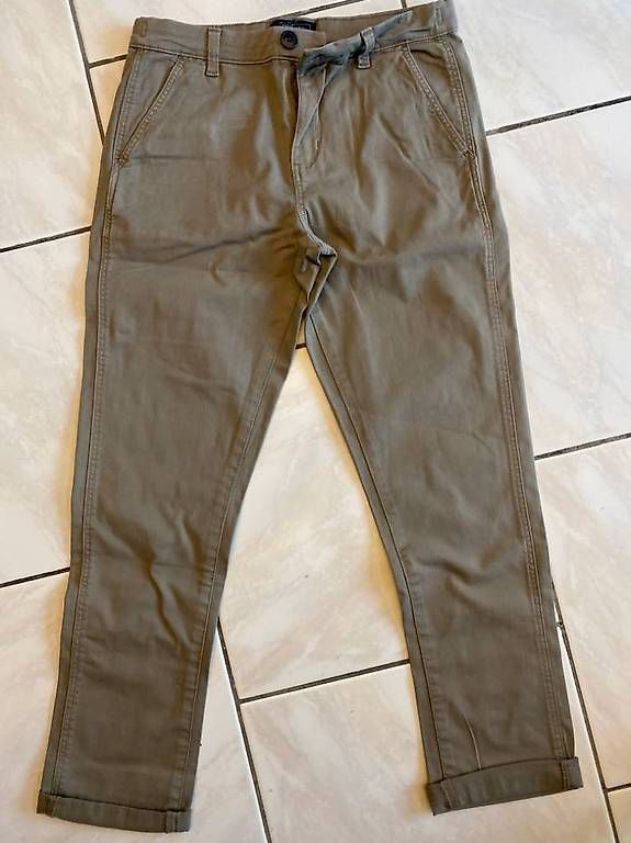 Hosen: Vend lot pantalons enfant 140 – Gebraucht aus Morrens VD von gia_sfs5 2
