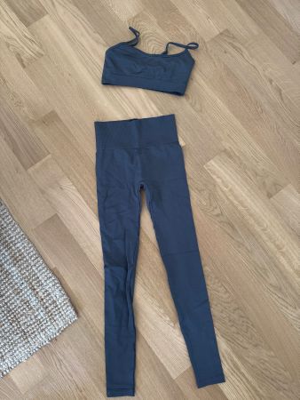 & Other Stories Yoga Set in Anthrazit