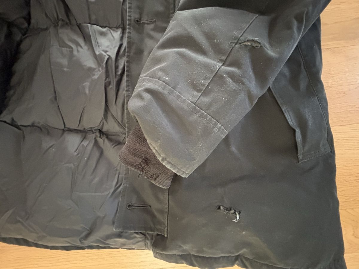 Canada Goose Cappotti: Canada goose Chateau noire M – Usato da Muri b. Bern venduto da Saldayann 4