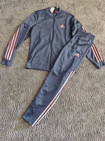 Adidas Trainingsanzug Gr.152 Top Zustand für den Sport!