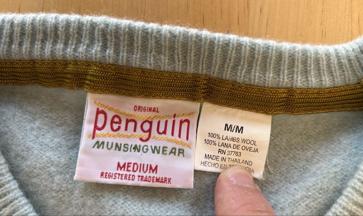 Pullover & Sweatshirts: Penguin Pullover V-Neck Lambswool Blue Medium – Gebraucht aus Zürich von Sophie0569 1