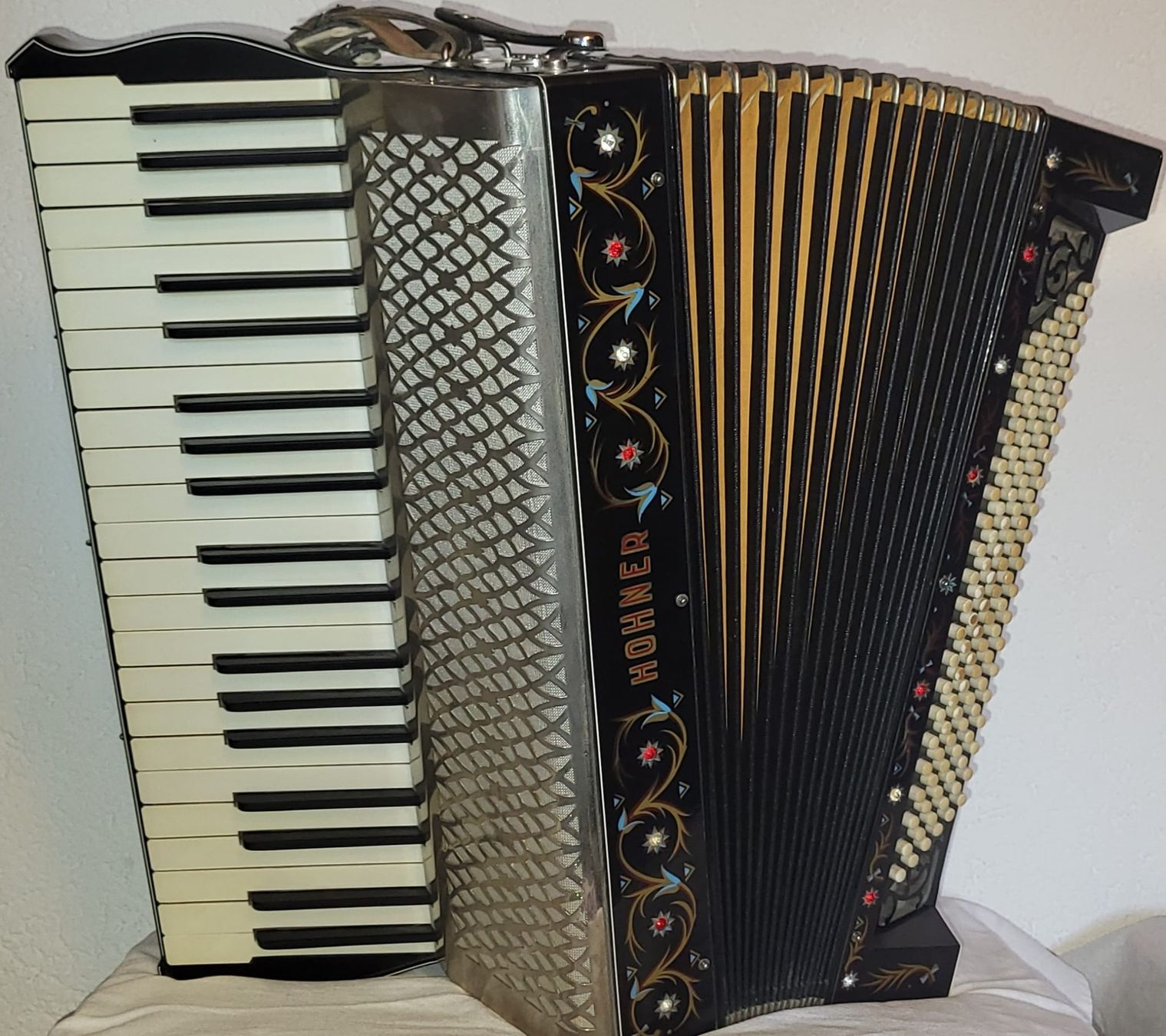 Strumenti musicali: Accordéon hohner ancien révisé – Usato da Penthalaz venduto da EvandroLuz 6