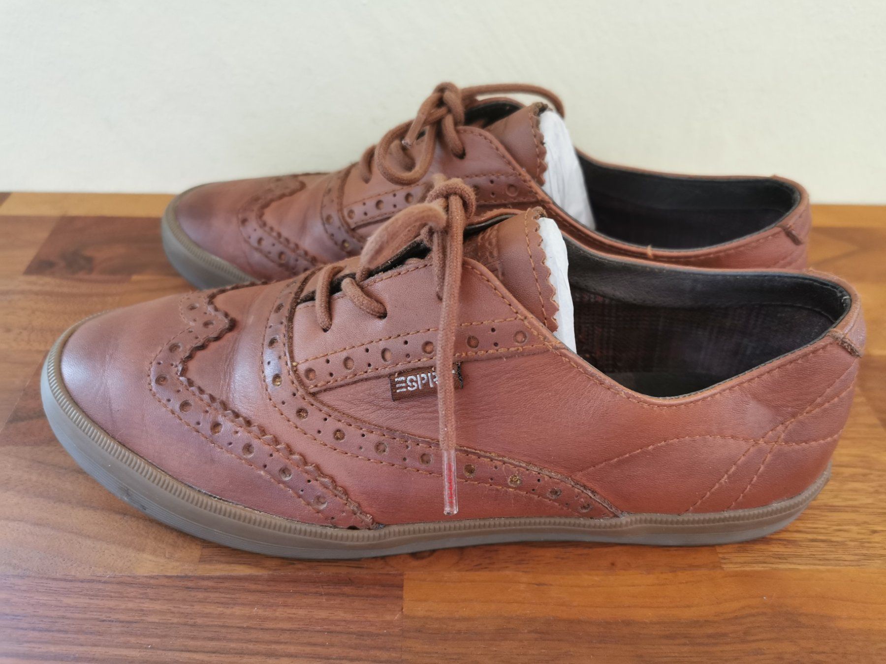 Esprit Scarpe da donna: Esprit; cognac / braune Halbschuhe / Sneaker Gr.37 – Usato da Boniswil venduto da Totomat-Lady 1