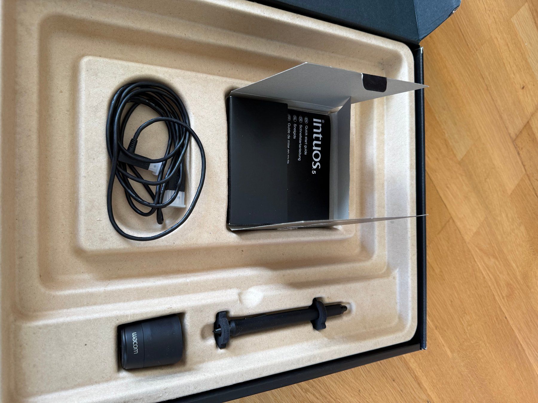 Wacom Tablet PC: Wacom Intuos 5 touch (Medium) Grafiktablett – Usato da Zürich venduto da fynn7 2