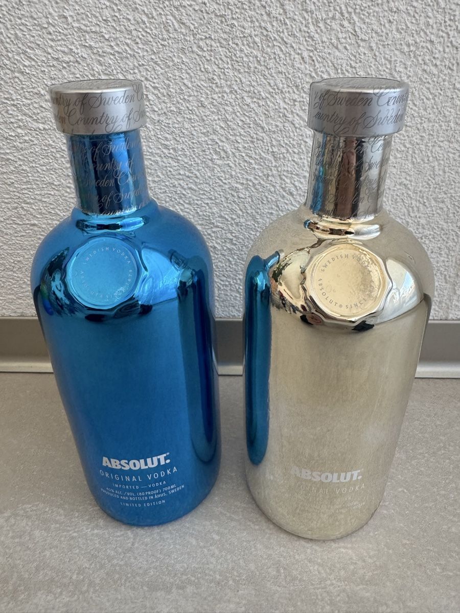 Absolut Vodka Bevande alcoliche: Absolut Vodka Electric Limited Edition blau & silber, 2015 – Nuovo e nell'imballaggio originale da Mettmenstetten venduto da RLR2905