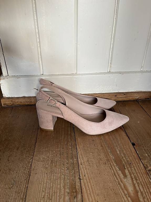 Scarpe da donna: rosa Pumps mit Riemchen, Gr. 37, neu! – Usato da Uttwil venduto da tam_59m9 1