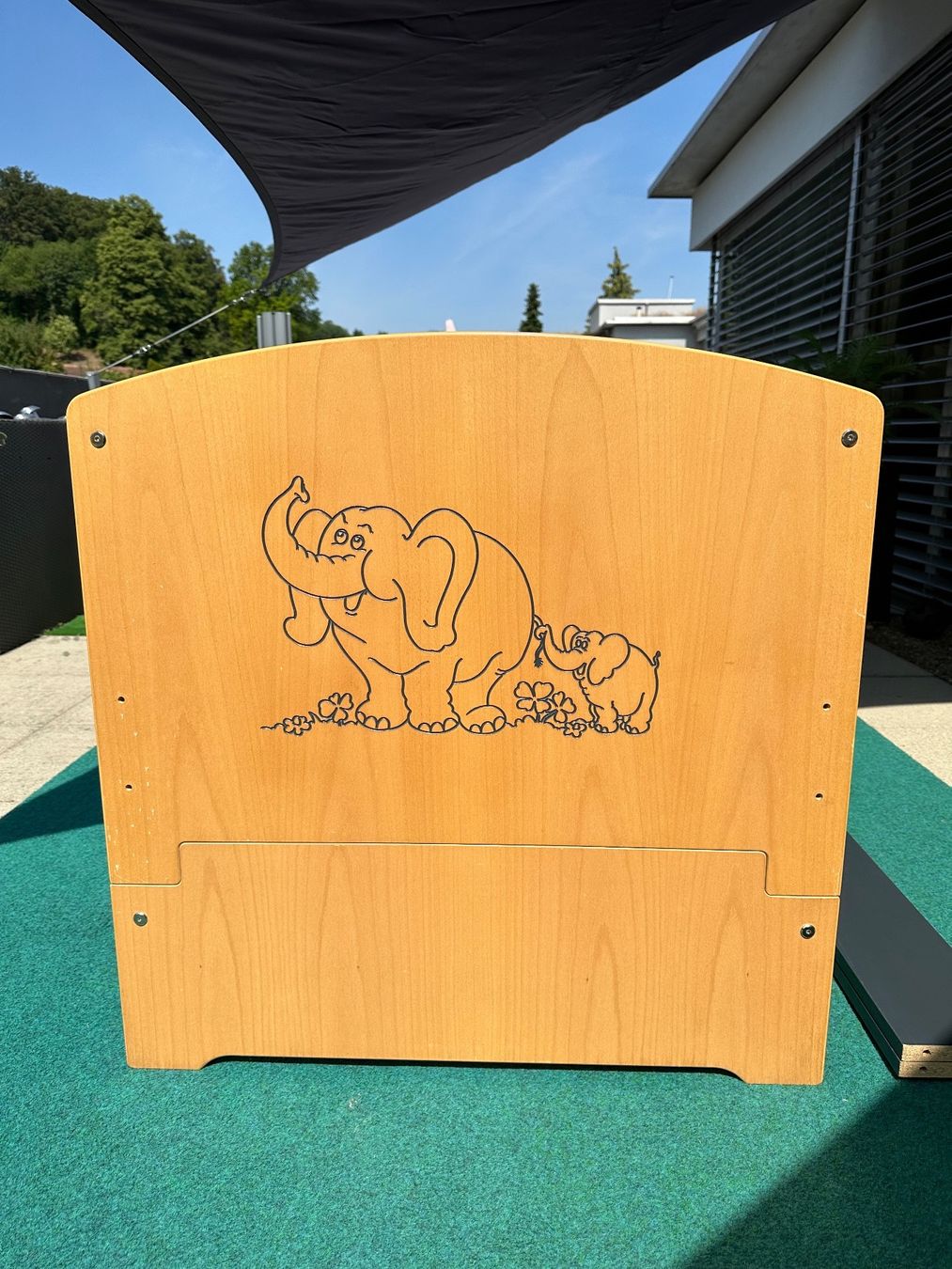 Letti: Holz Kinderbett mit Elefantenmotiv – Usato da Ehrendingen venduto da Denkro 1