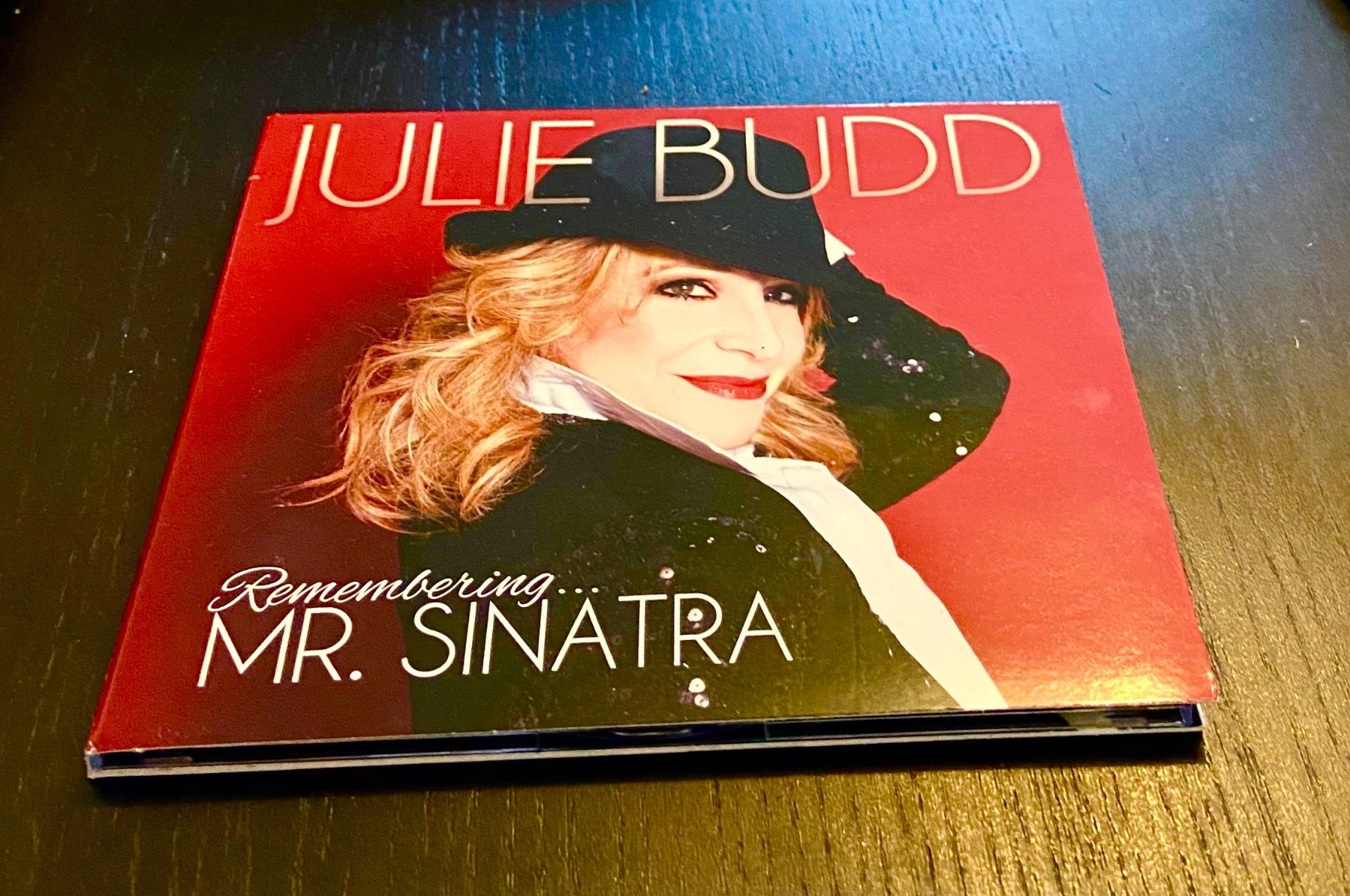 CD: Julie Budd – Remembering Mr Sinatra • CD Vocal Jazz – Usato da Luzern venduto da Lycka 3
