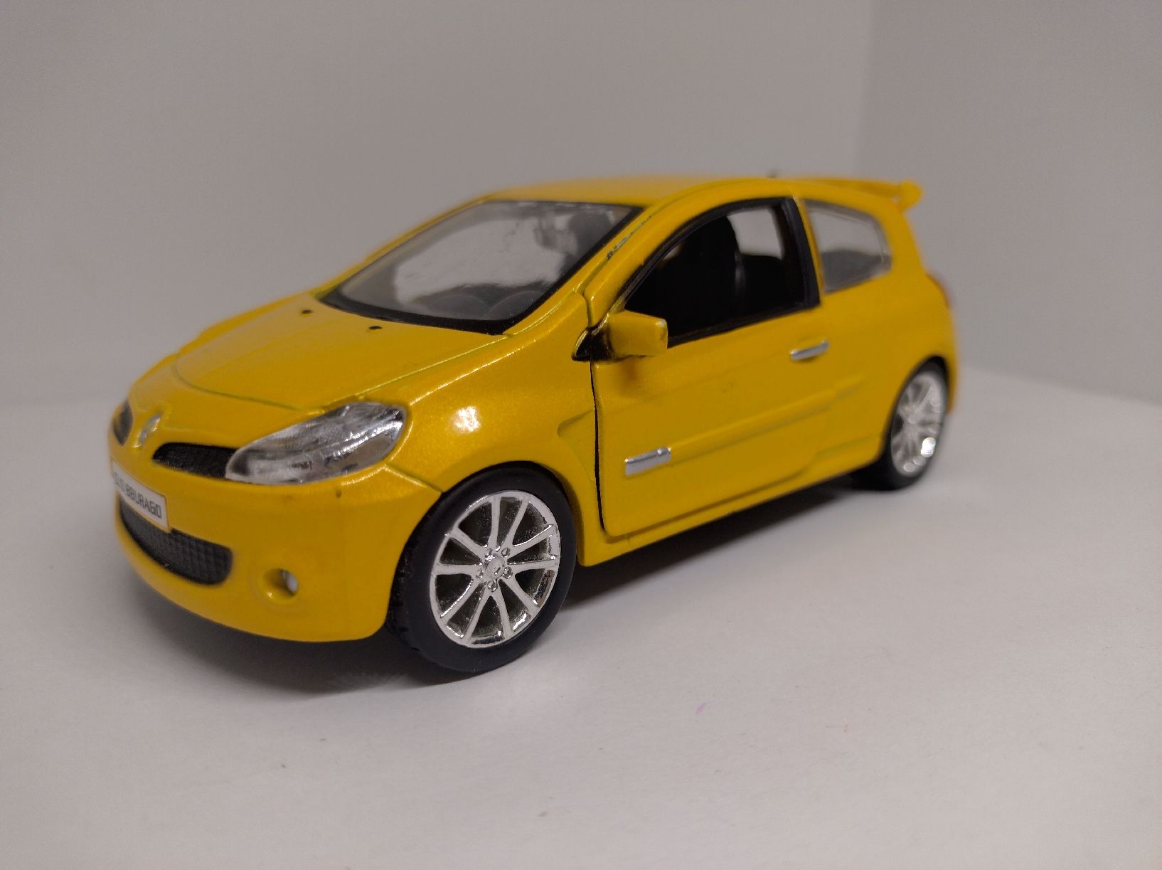 Bburago Voitures modèles: Bburago, Renault Clio Sport 1/32 – D'occasion à La Chaux-de-Fonds par Pierrot8404