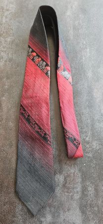 Kravatte dunkelrot / schwarz mit Löwen