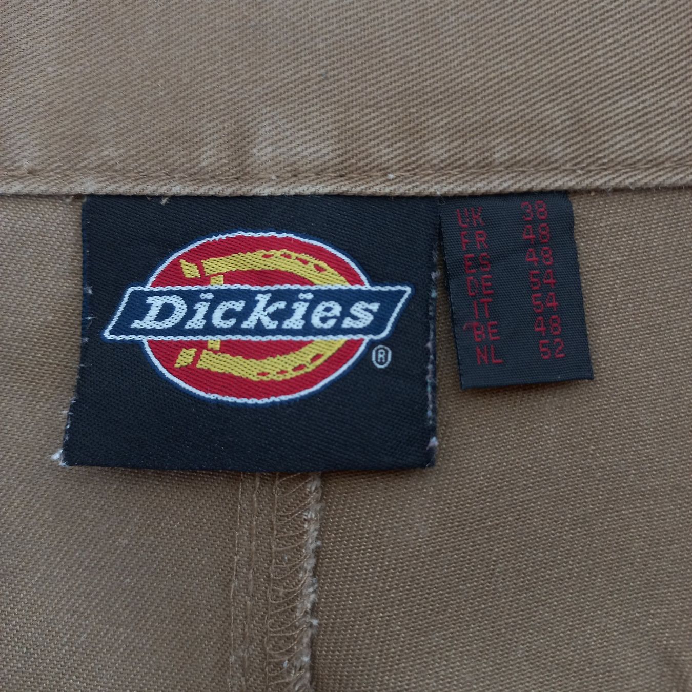 Dickies Pantaloni: Vintage Dickies Short (38US) – Nuovo (secondo la descrizione) da Chamoson venduto da Sapoloshop 1