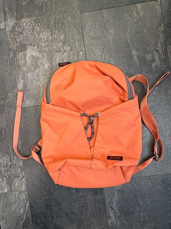 Aevor Zaini: AEVOR Rucksack - Lightpack 16l - WIE NEU – Nuovo (secondo la descrizione) da Adliswil venduto da casey23
