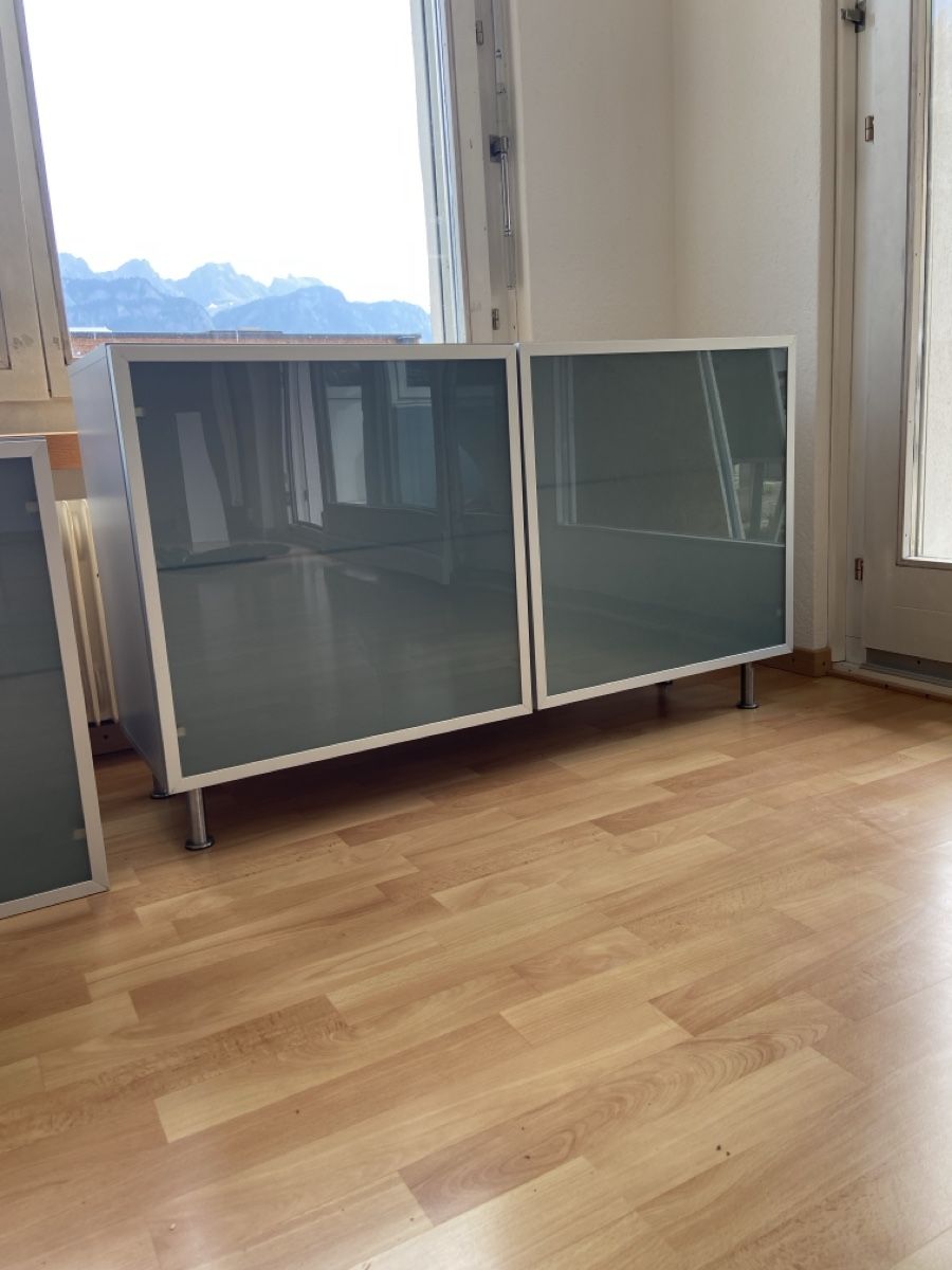 Ikea Scaffali: Glasvitrine Regal von Ikea, Silbergrau  – Usato da Mols venduto da Dero21 4
