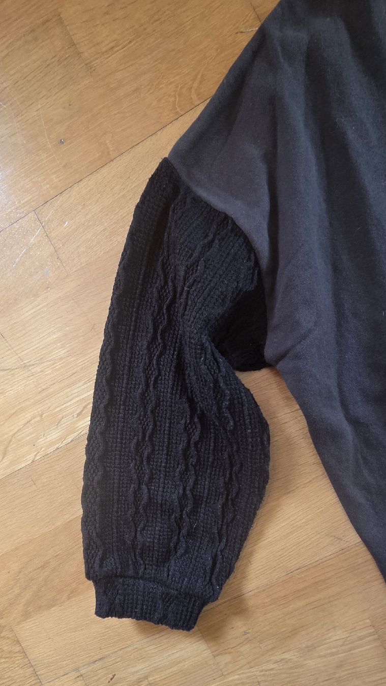 Maglioni & Felpe: Warmer Damen Winter Pullover mit Strickärmeln, Grösse M – Usato da Embrach venduto da Singvall 1