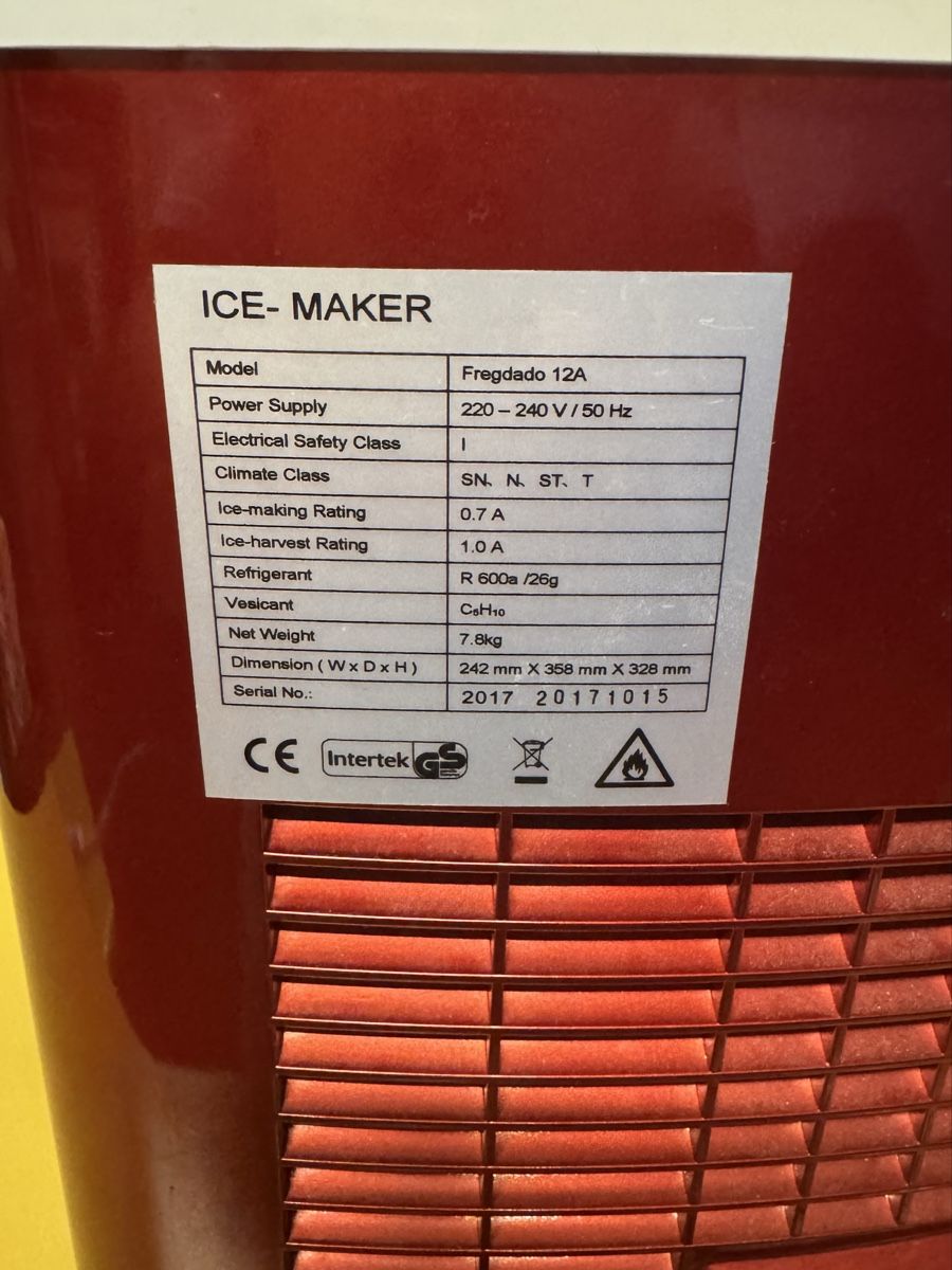 Elettrodomestici da cucina: Eiswürfelbereiter lauft  – Usato da Schlieren venduto da Freundlich02 5