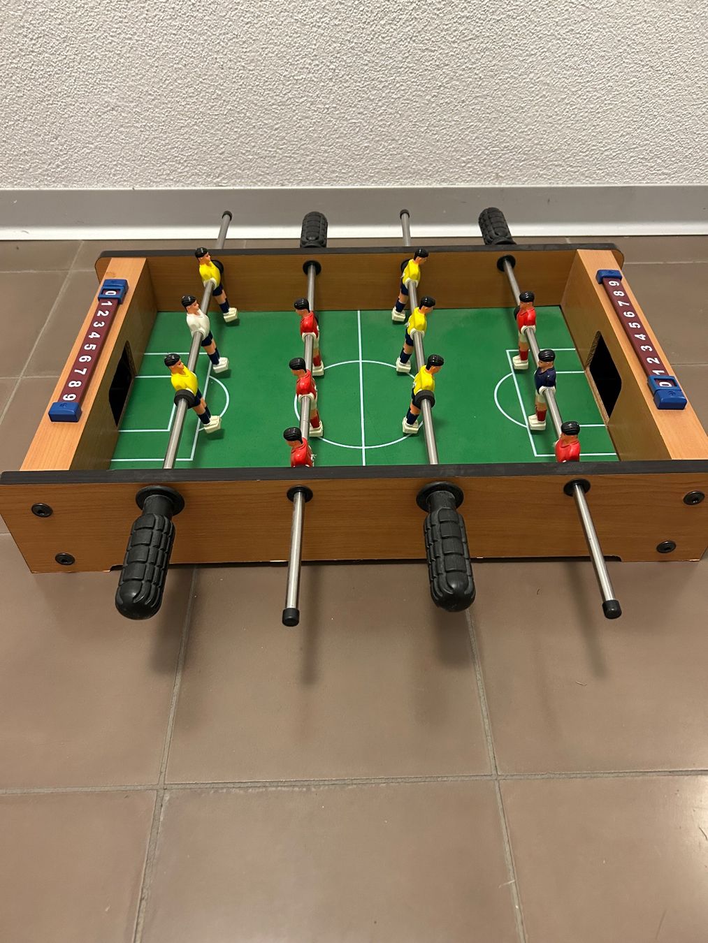 Jouets: Tischfussball - / Töggelikasten – D'occasion à Münchenstein par Pasdra 1