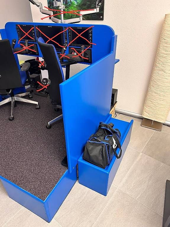 Giochi: Flight Simulator, Flugsimulator, Gestell auf 4 eu Paletten – Usato da Niederbipp venduto da dei_gf25 1