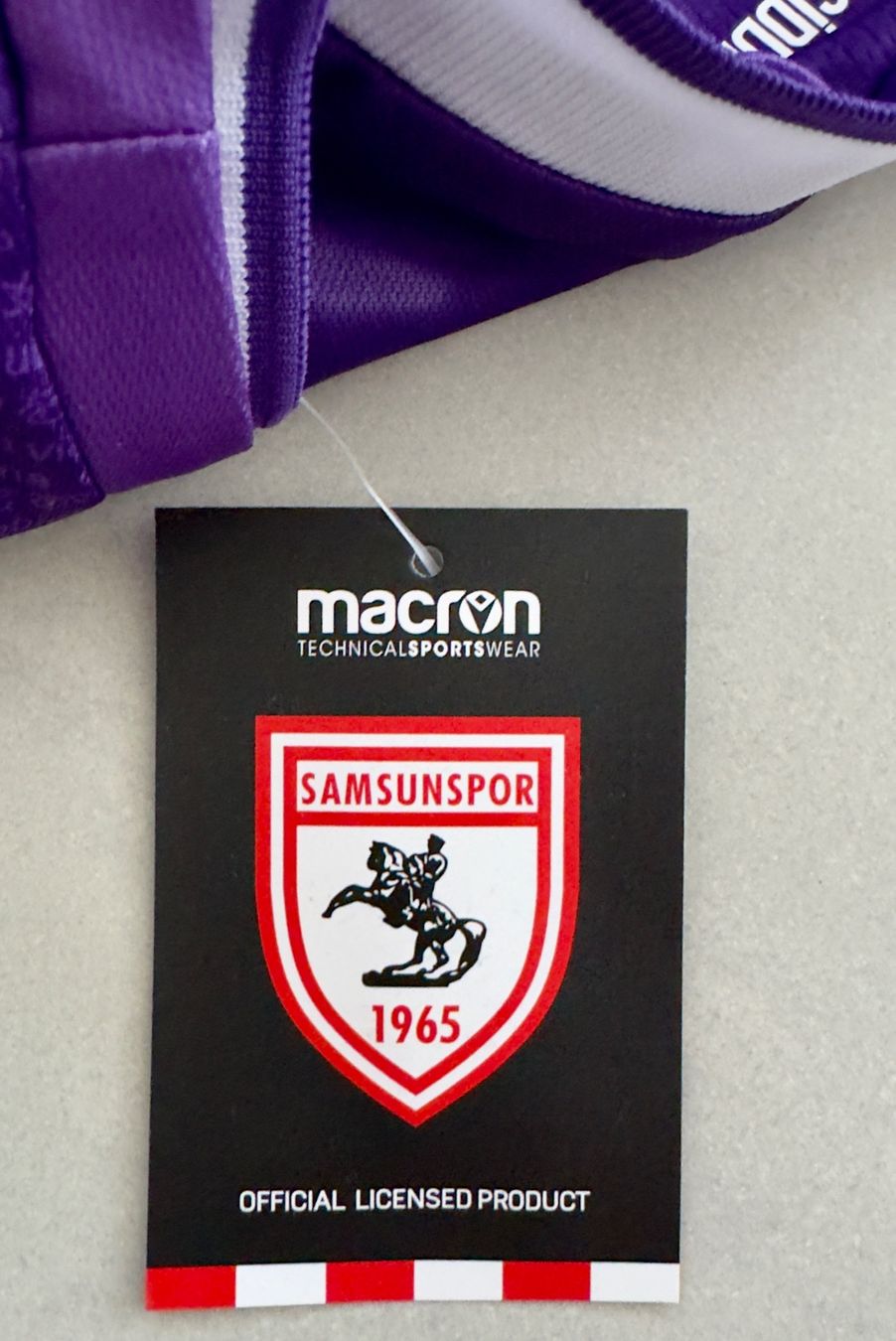Canottiere & Pantaloni: Samsunspor 2021-22 – Nuovo e nell'imballaggio originale da Marin-Epagnier venduto da ArHofm 2