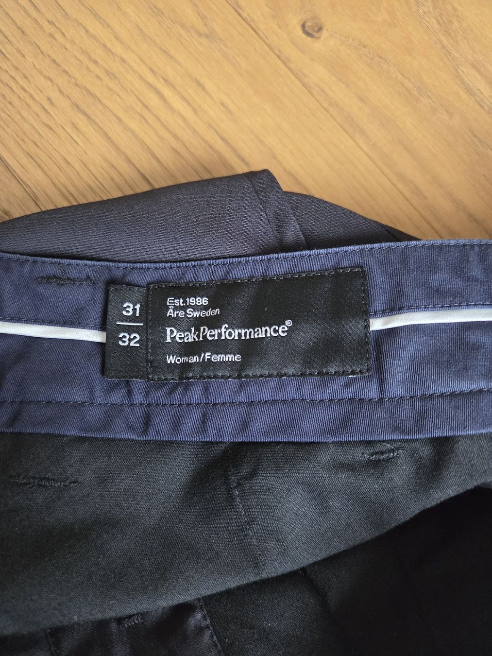 Peak Performance Pantaloni: Peak Performance Hose, neuwertig, Grösse 31/32, Schwarz – Nuovo (secondo la descrizione) da Davos Platz venduto da Mirjroger 2