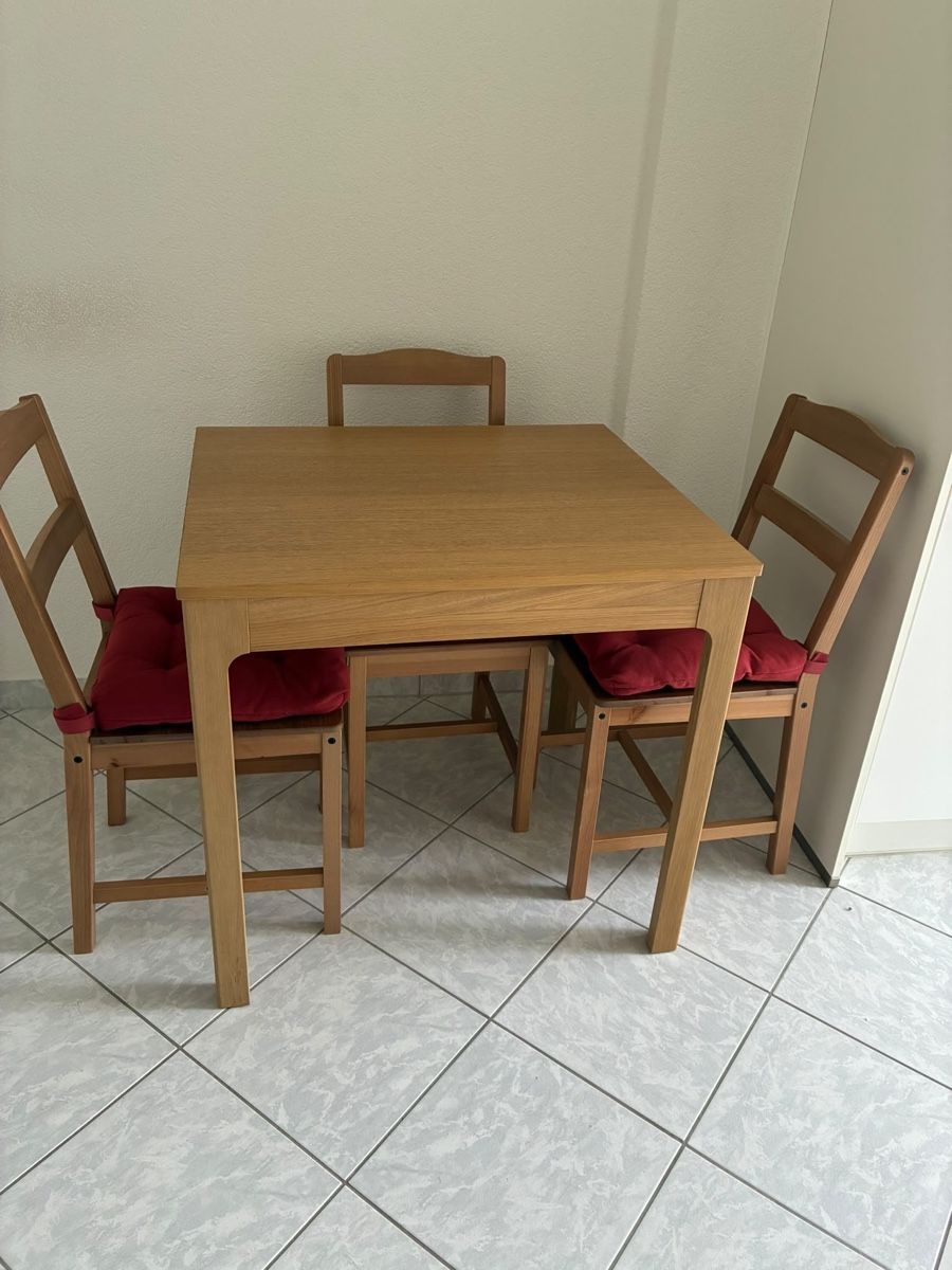 Ikea Tischset: Dining Set Table + Chairs Red Cushions – Gebraucht aus Zürich von eduardag 3