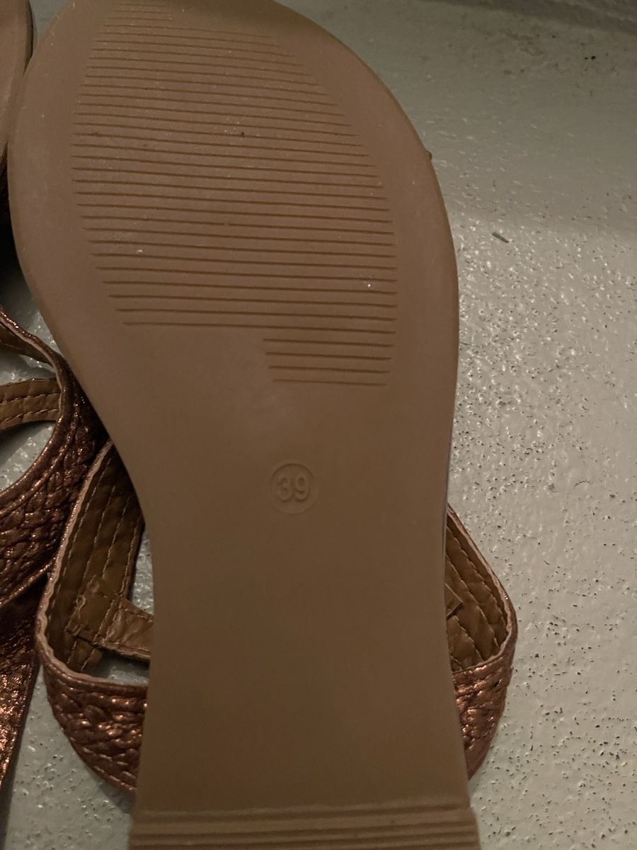 Damenschuhe: Sommer-Sandalen, Grösse 39, goldfarben – Neu (gemäss Beschreibung) aus Auw von chr_vcc8 1