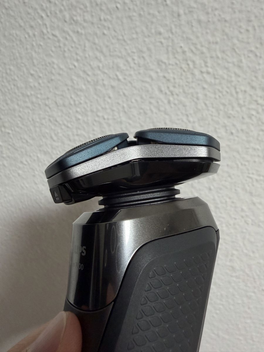 Philips Rasoirs & Lames de rasage: Philips Rasierer 5000 Series  – D'occasion à Niederbipp par yar_tf6f 6