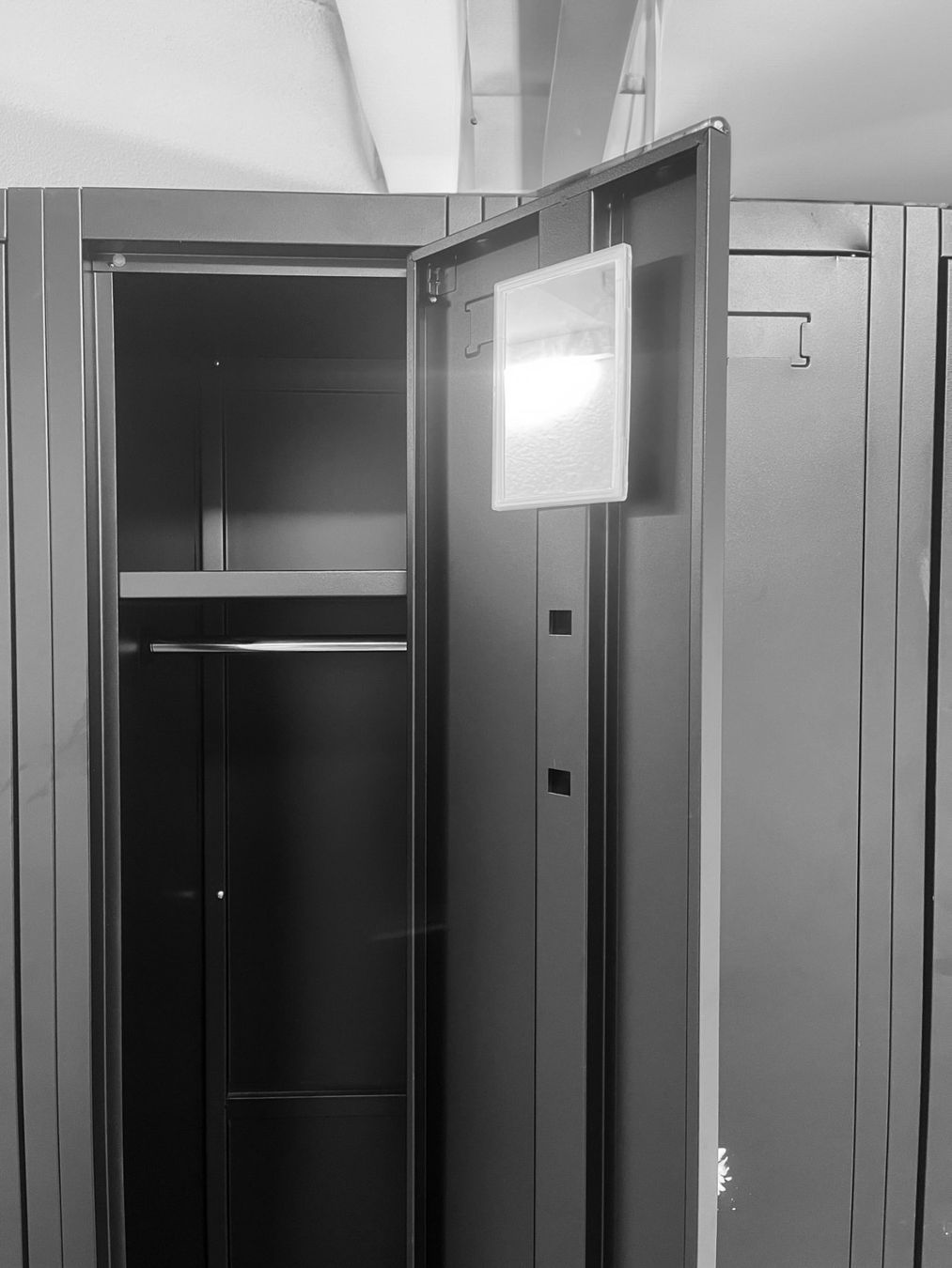 Armadi: Garderobe / Spind / Locker aus Stahl – Usato da Basel venduto da Agnino_Pdz 5