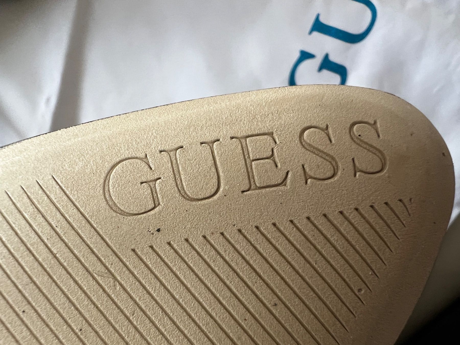 Guess Damenschuhe: Guess – Gebraucht aus Pully von Kalissa 7