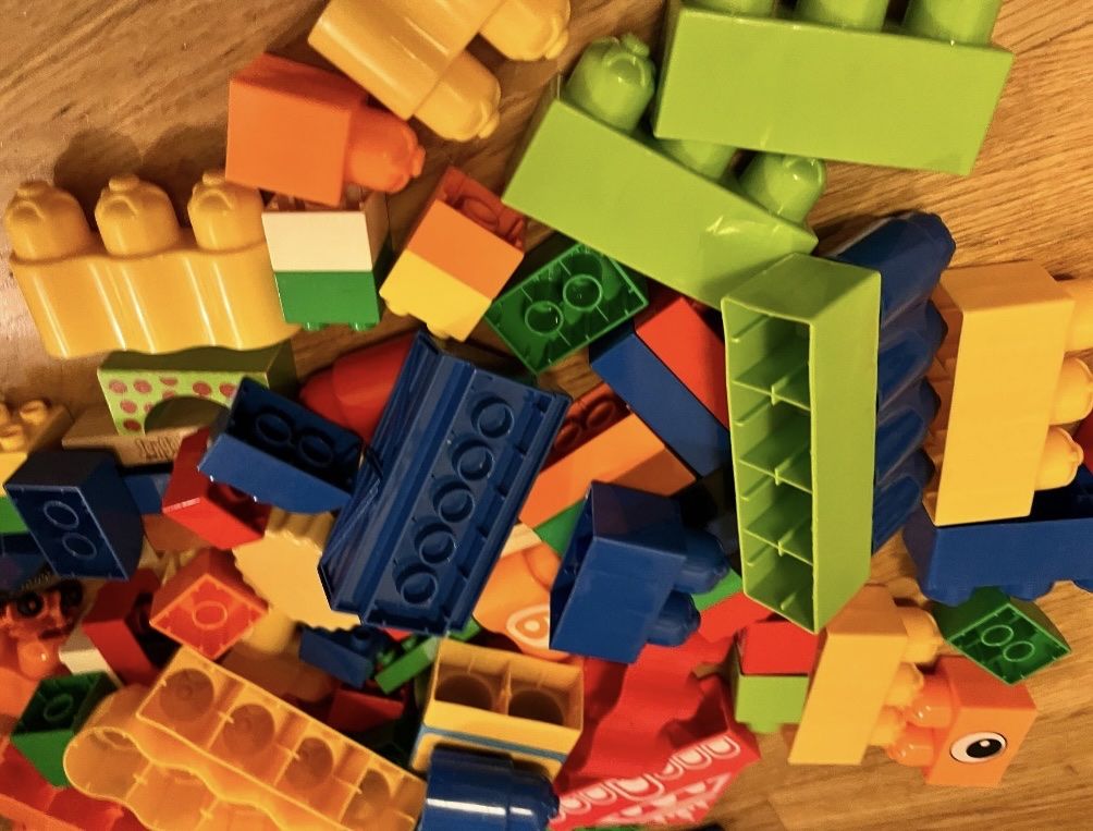 Giocattoli: Duplo und Bauklötzen – Usato da Zürich venduto da Elisavetpapadopoulou 1