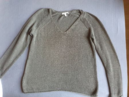 Damen Pullover H&M V-Ausschnitt Grösse M guter Zustand