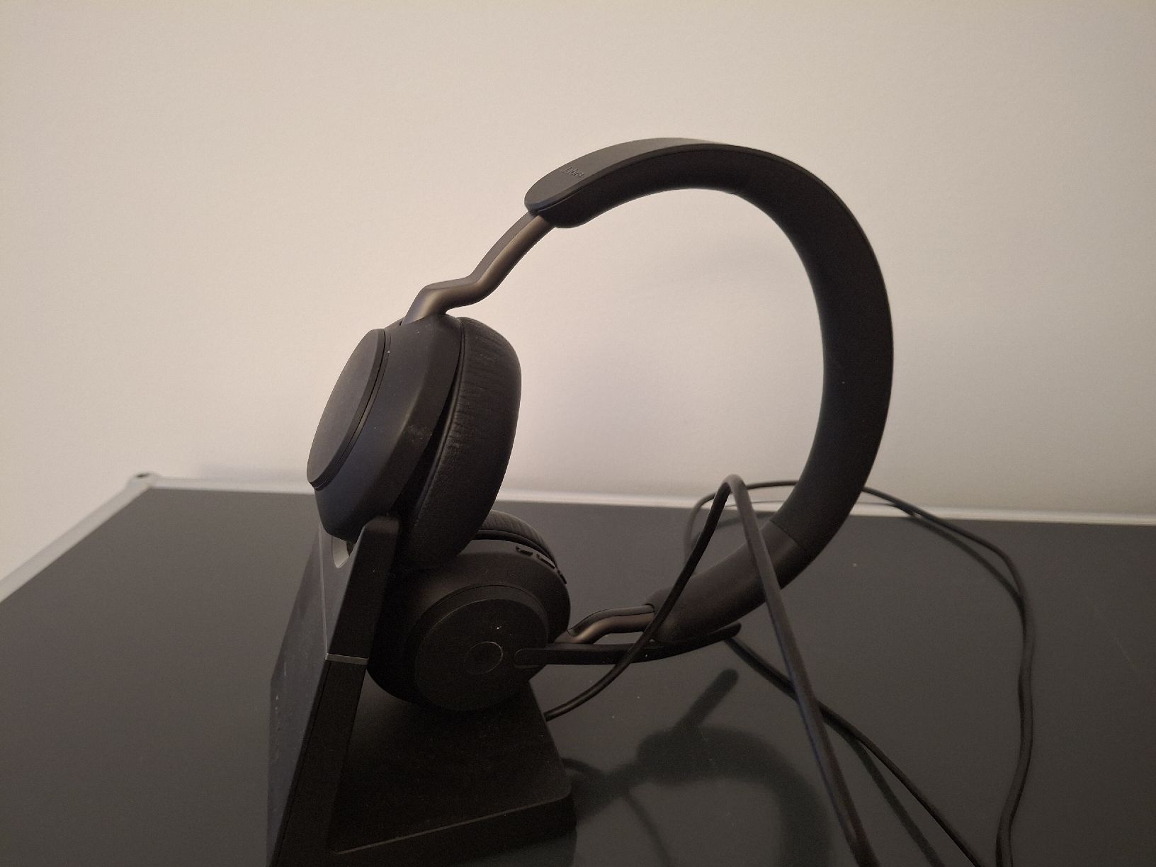 Jabra Kopfhörer: Jabra Evolve2 Headset mit Ladestation schwarz gebraucht – Gebraucht aus Cham von Girasol3 1
