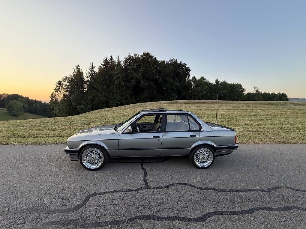 BMW Automobili: BMW E30 316i  Lachssilber, MFK 18.08.2025 – Usato da Amlikon-Bissegg venduto da Bryan_05 1