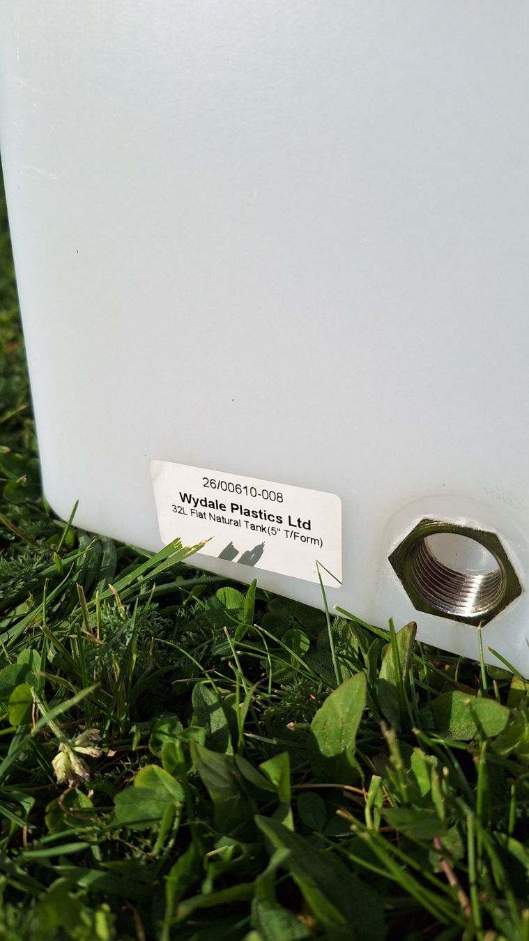Behälter & Ähnliches: Réservoir d'eau propre 32l – Neu (gemäss Beschreibung) aus Sion von san_c985 2