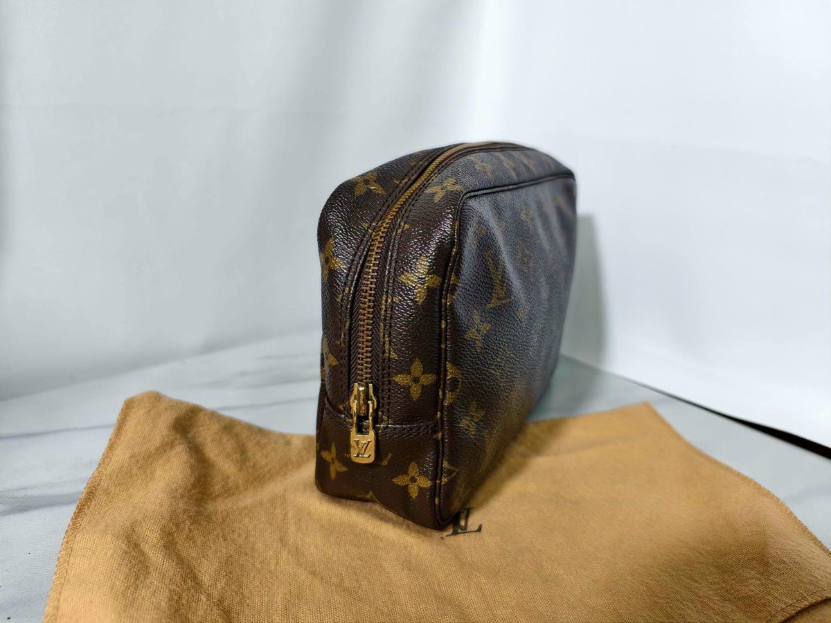 Louis Vuitton Sacs: Louis Vuitton Necessaire – D'occasion à Widnau par Pukpan_99 1